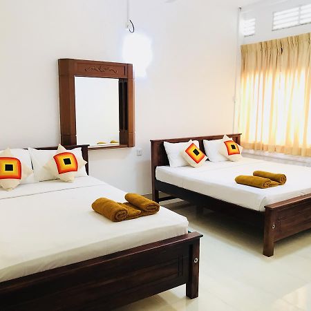 Lake City Resort Anuradhapura Kültér fotó