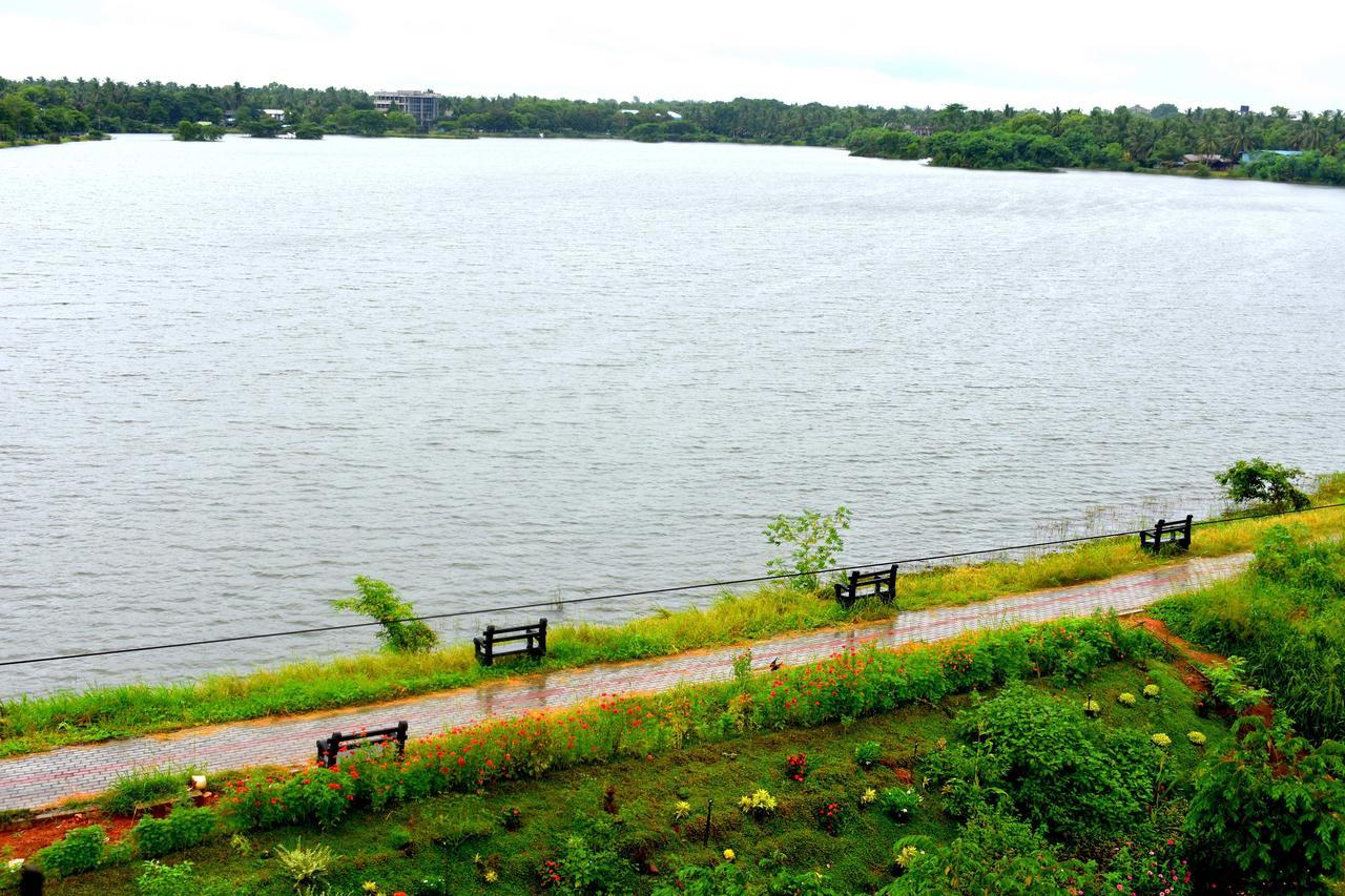 Lake City Resort Anuradhapura Kültér fotó