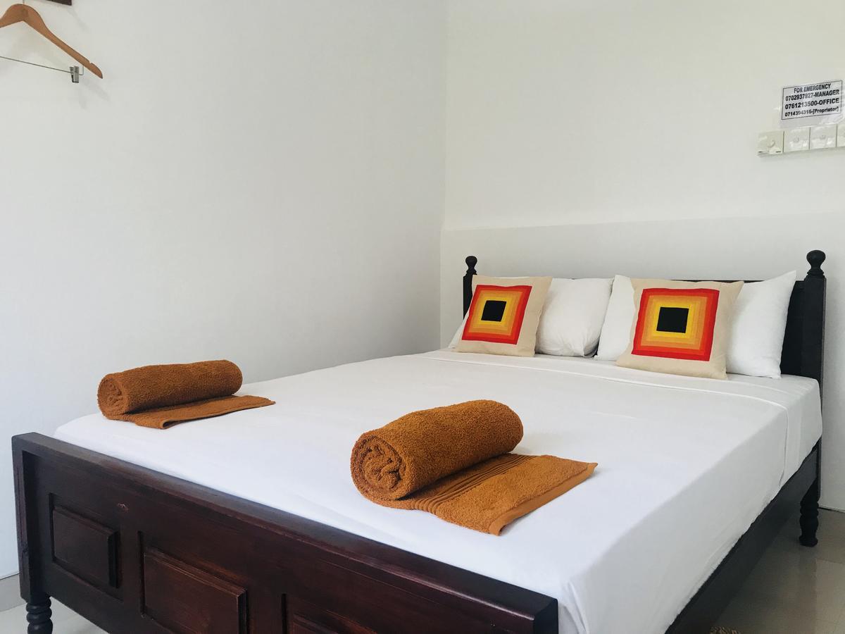 Lake City Resort Anuradhapura Kültér fotó