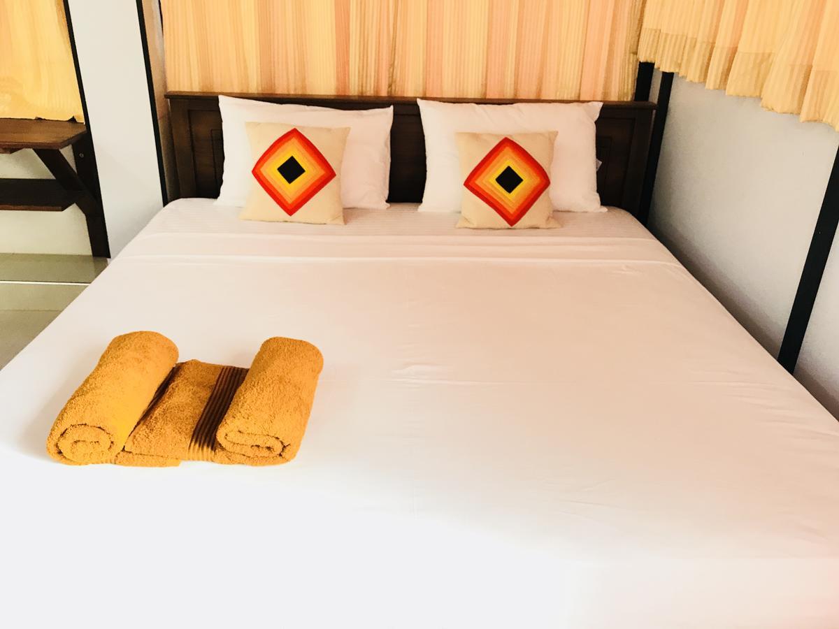 Lake City Resort Anuradhapura Kültér fotó