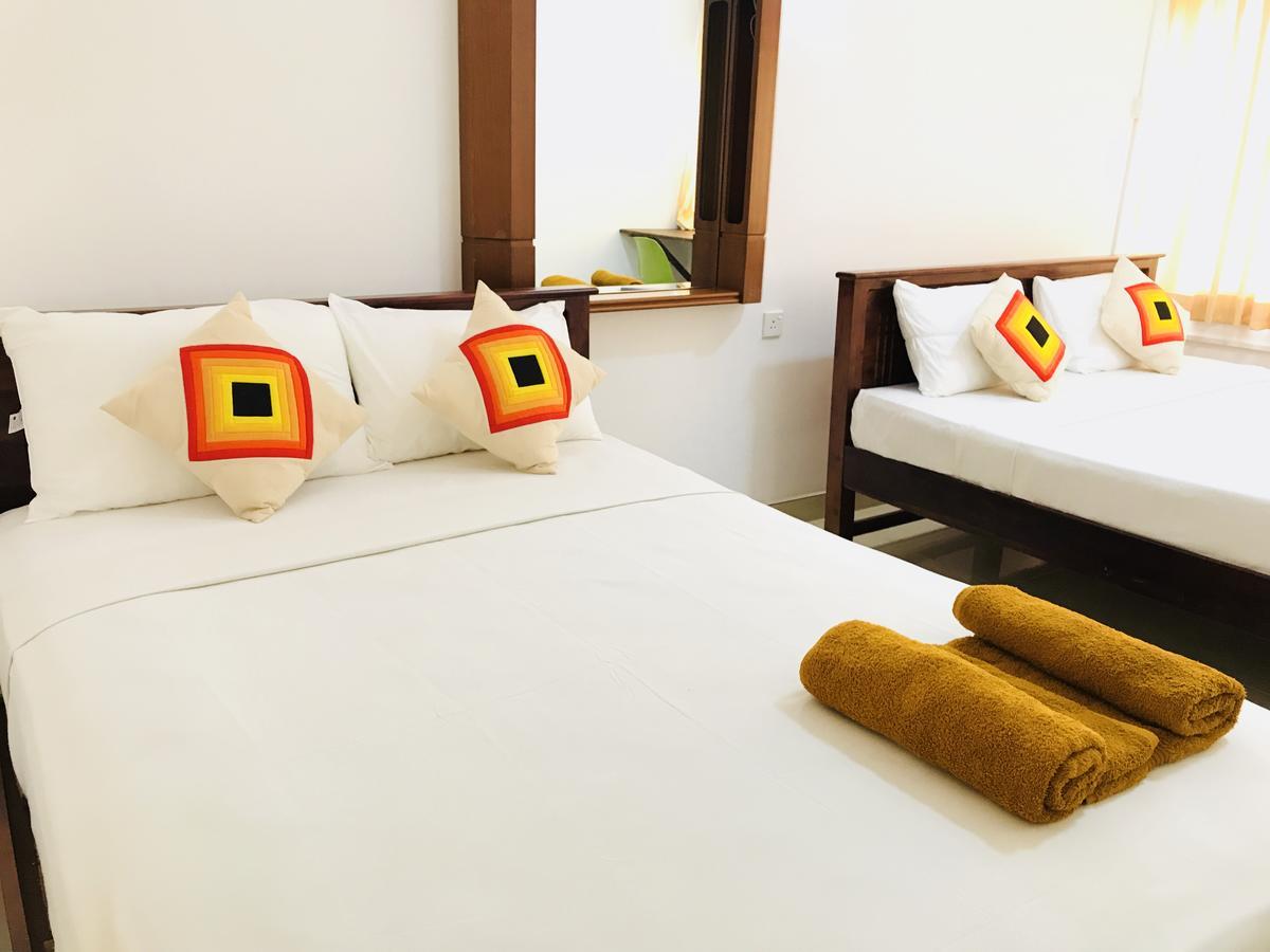 Lake City Resort Anuradhapura Kültér fotó