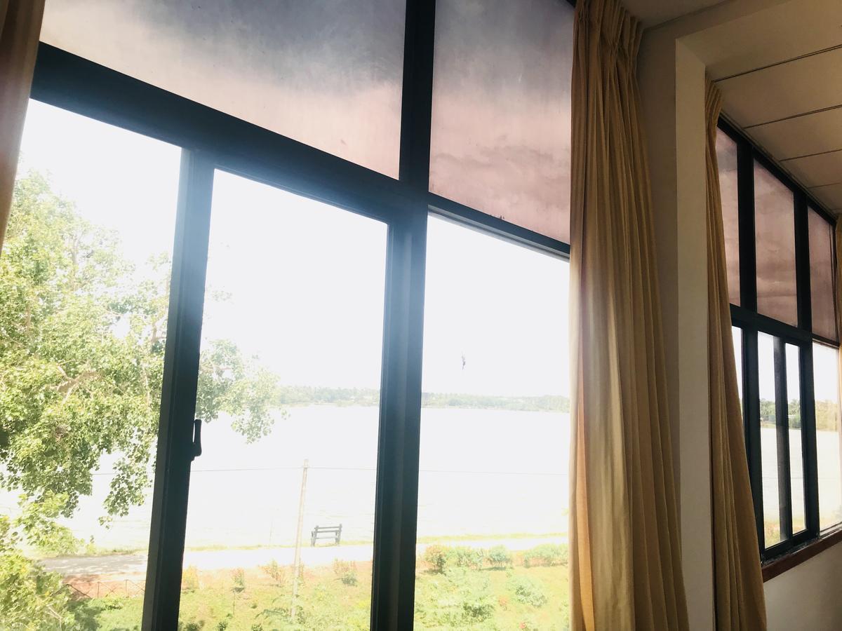 Lake City Resort Anuradhapura Szoba fotó